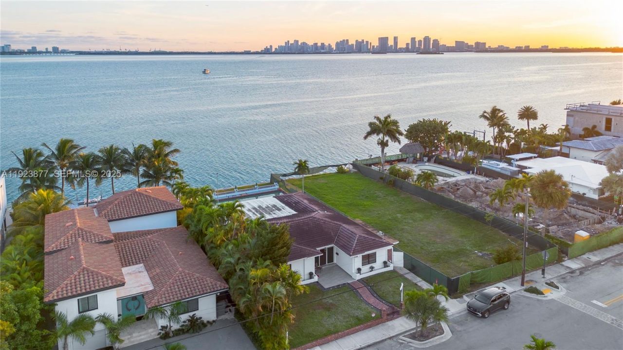 1680 S Treasure Dr, North Bay Village, FL 33141 Photo