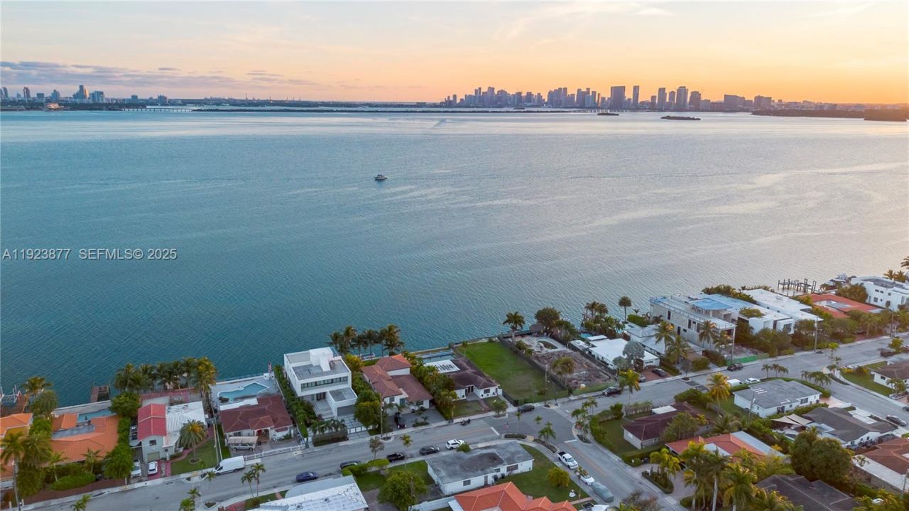 1680 S Treasure Dr, North Bay Village, FL 33141 Photo