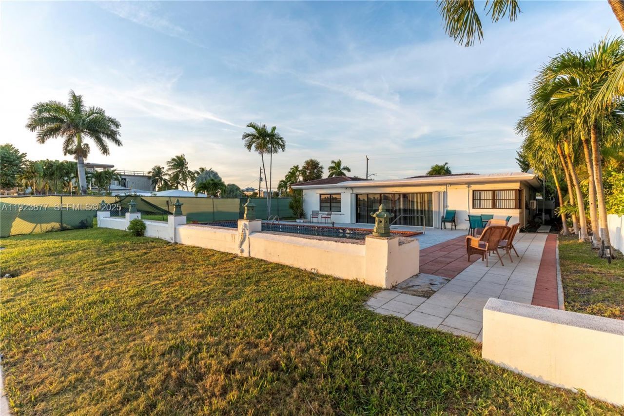 1680 S Treasure Dr, North Bay Village, FL 33141 Photo