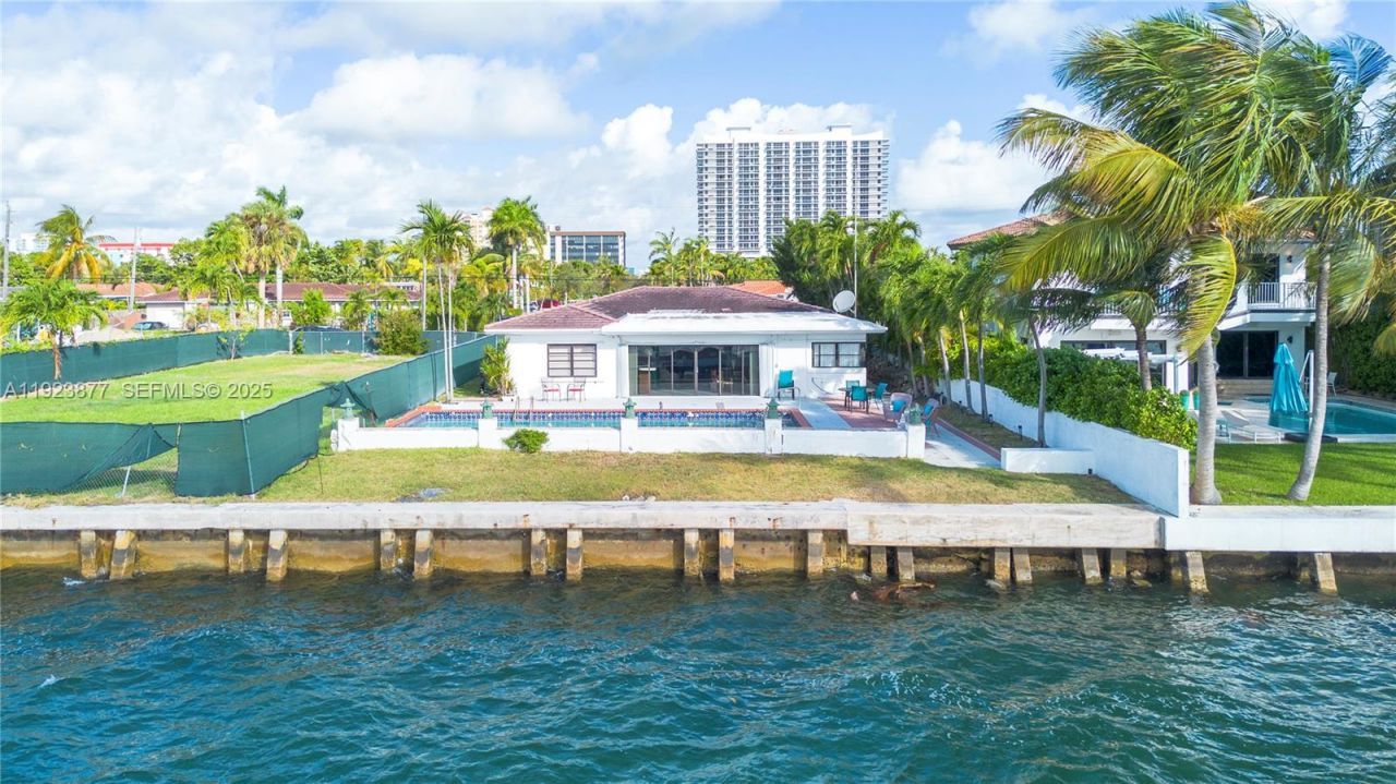 1680 S Treasure Dr, North Bay Village, FL 33141 Photo