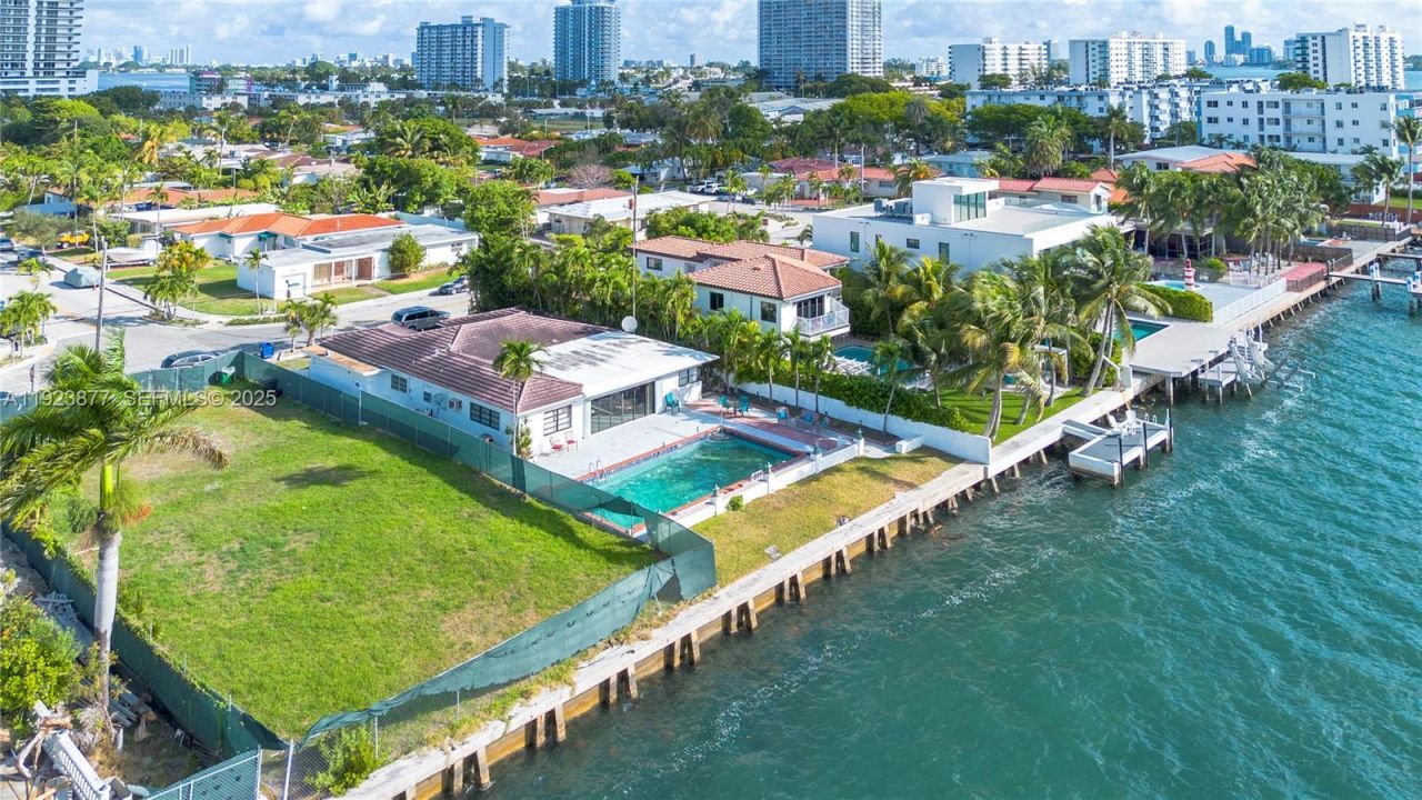 1680 S Treasure Dr, North Bay Village, FL 33141 Photo