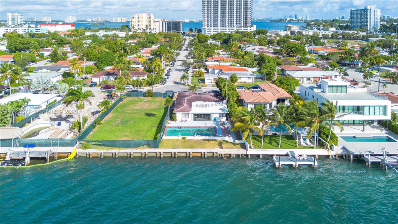 1680 S Treasure Dr, North Bay Village, FL 33141 Photo