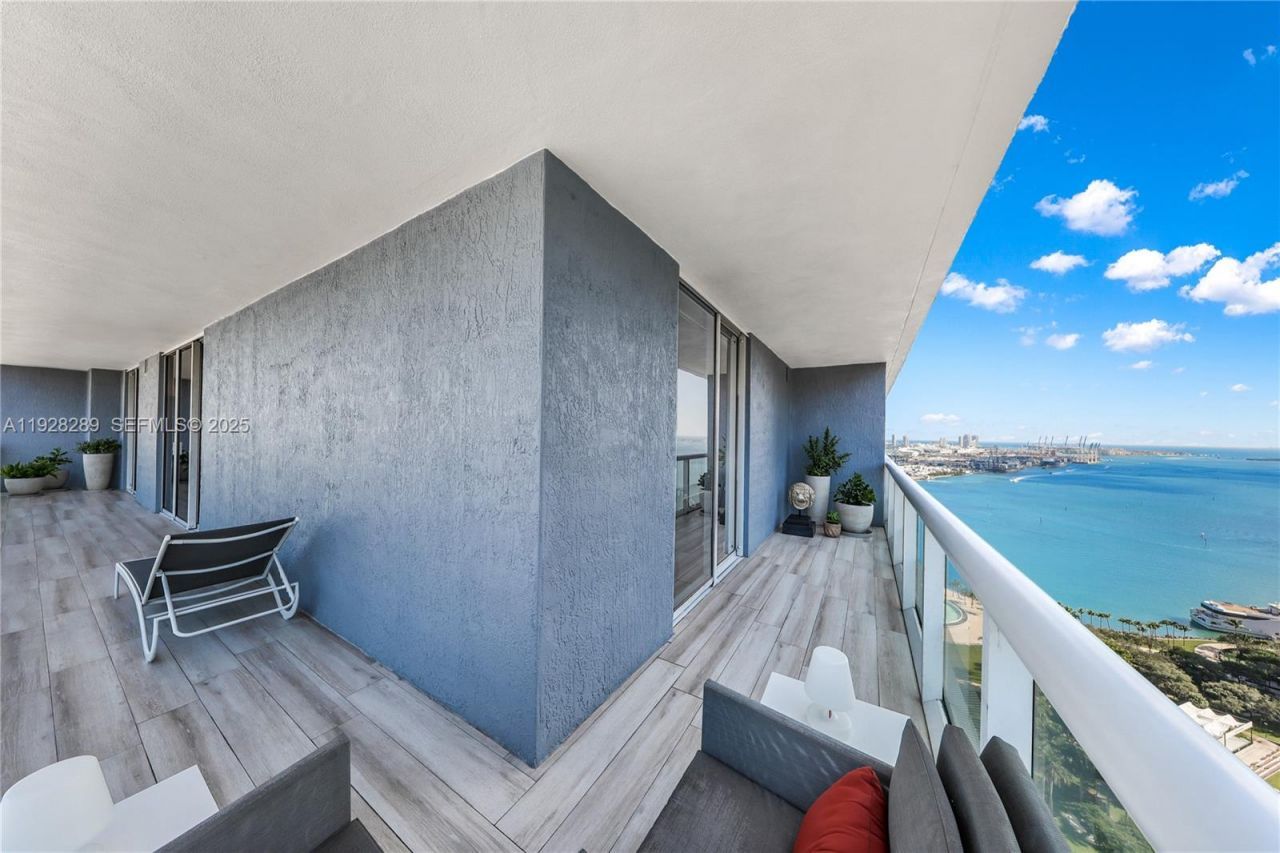 50 Biscayne Blvd, Unit 3311, Miami, FL 33132 Photo