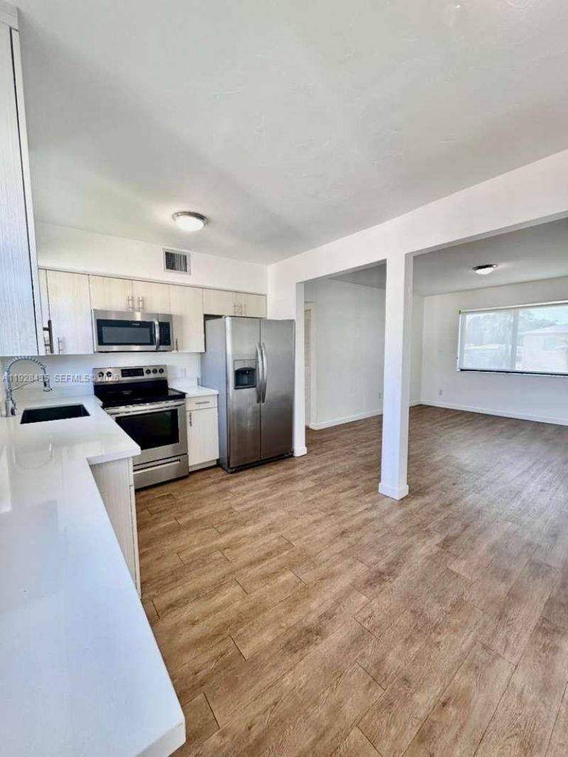 4204 SW 14 St, Unit 3, Miami, FL 33134 Photo