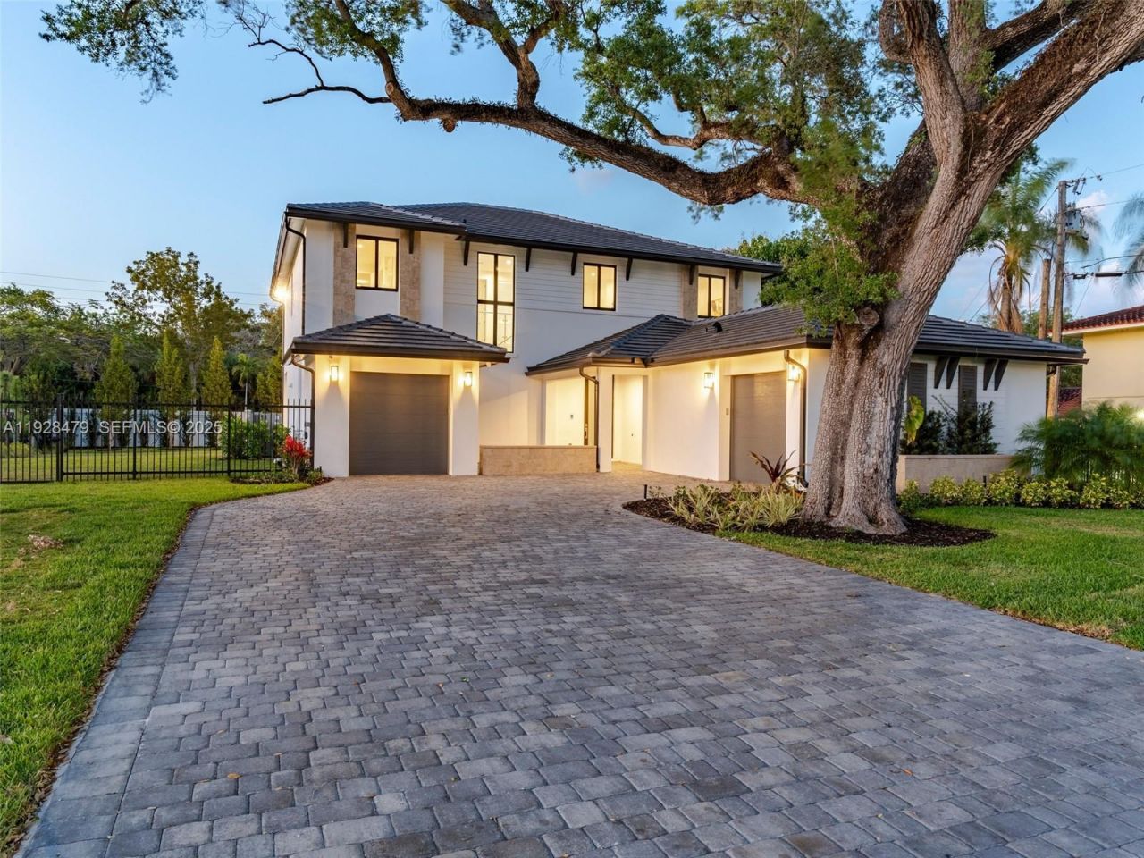 7285 SW 72nd Ter, Miami, FL 33143 Photo