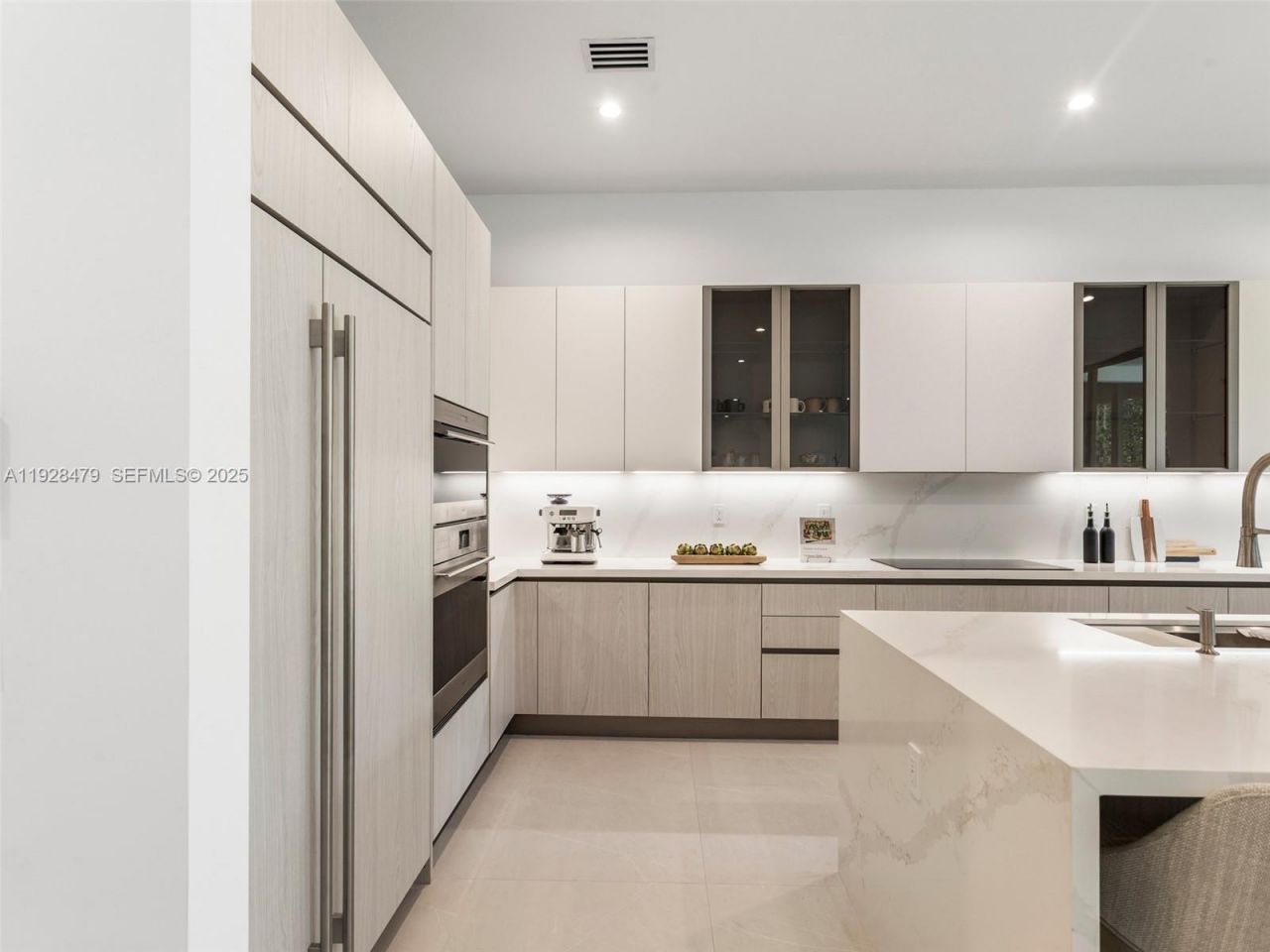 7285 SW 72nd Ter, Miami, FL 33143 Photo