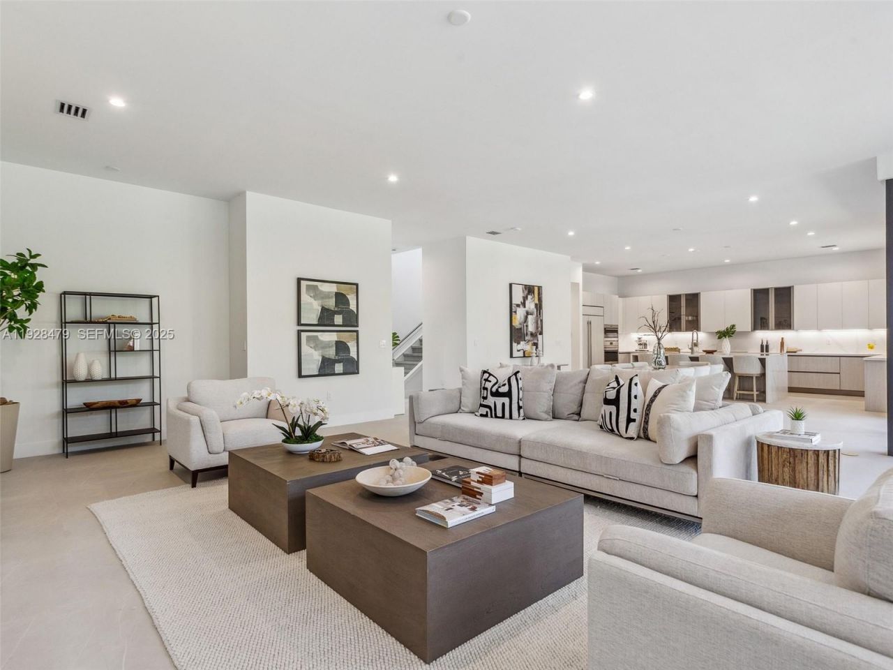 7285 SW 72nd Ter, Miami, FL 33143 Photo