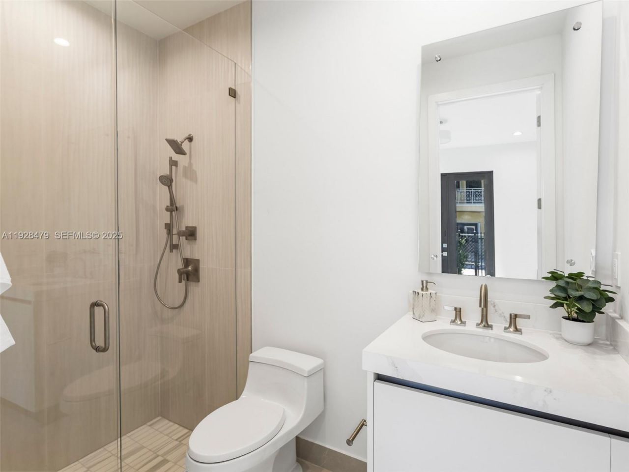 7285 SW 72nd Ter, Miami, FL 33143 Photo