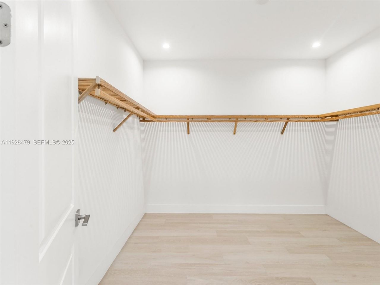 7285 SW 72nd Ter, Miami, FL 33143 Photo