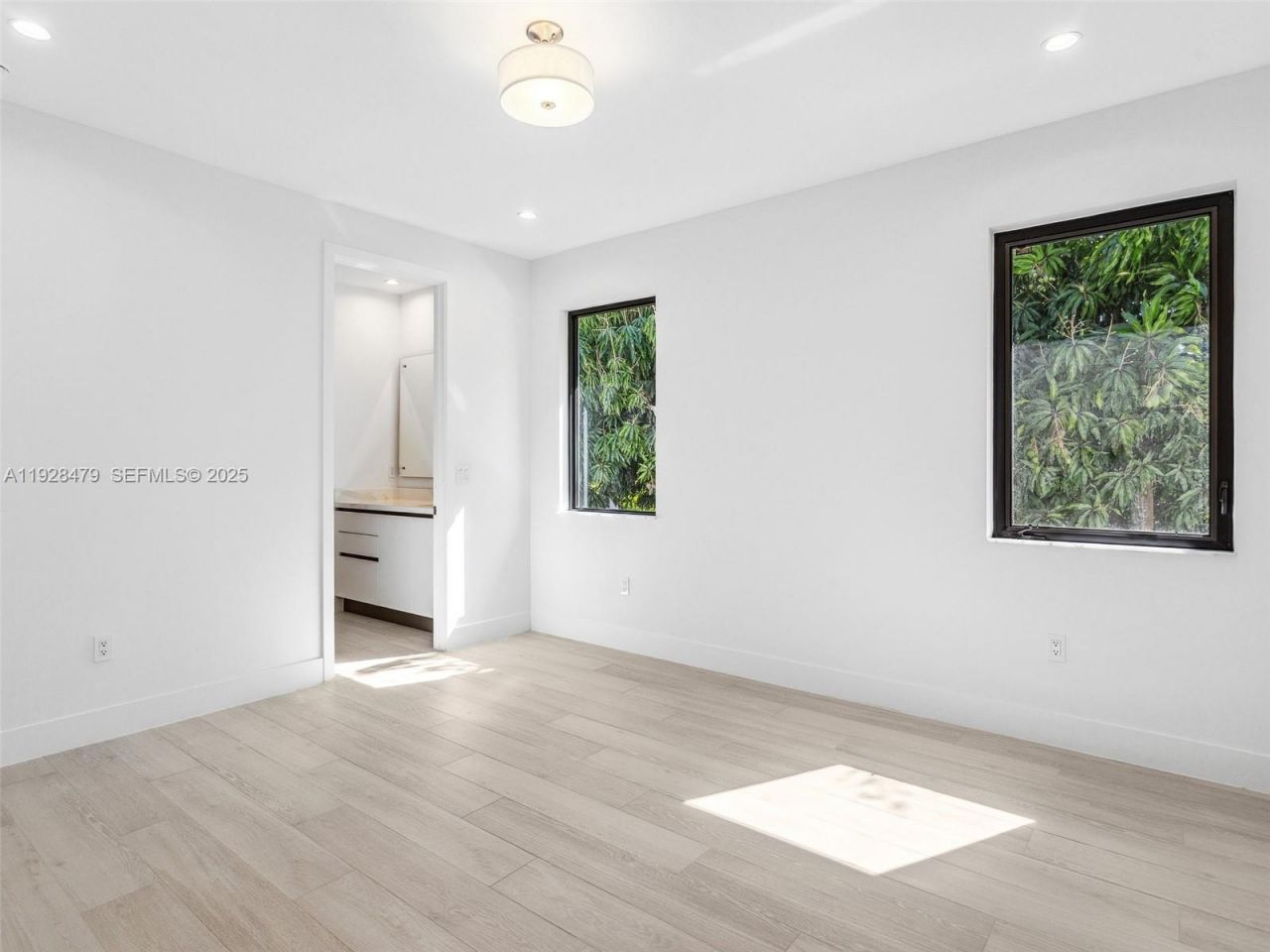 7285 SW 72nd Ter, Miami, FL 33143 Photo