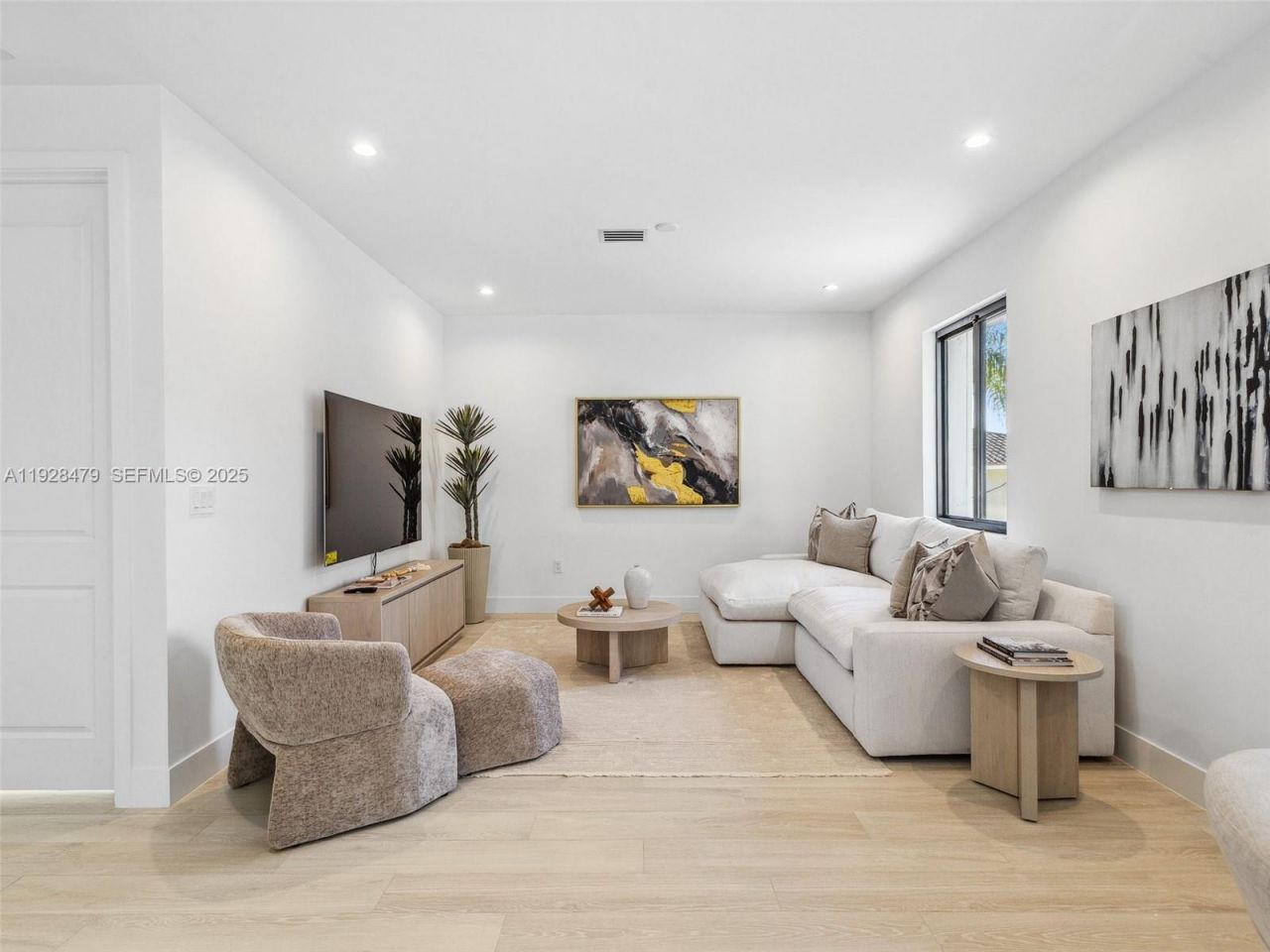 7285 SW 72nd Ter, Miami, FL 33143 Photo