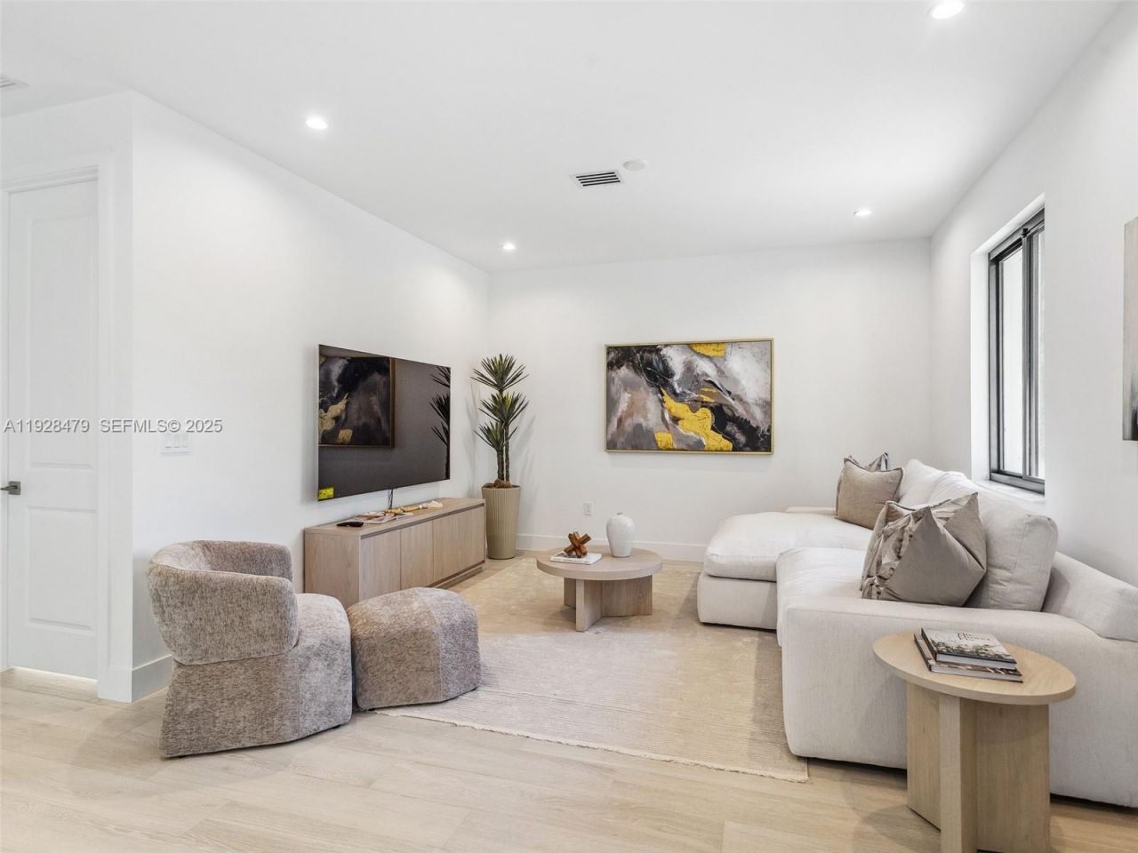 7285 SW 72nd Ter, Miami, FL 33143 Photo