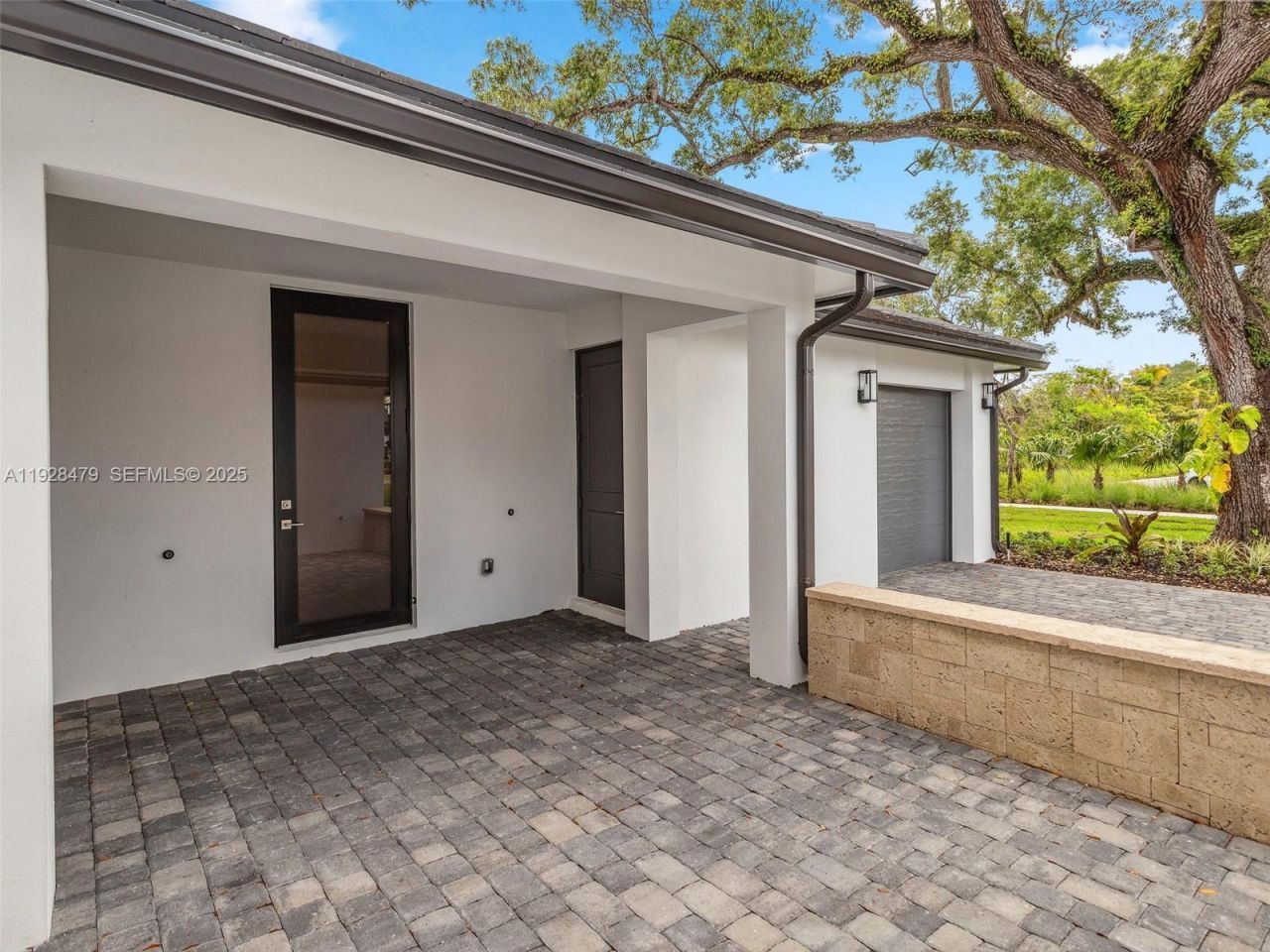 7285 SW 72nd Ter, Miami, FL 33143 Photo