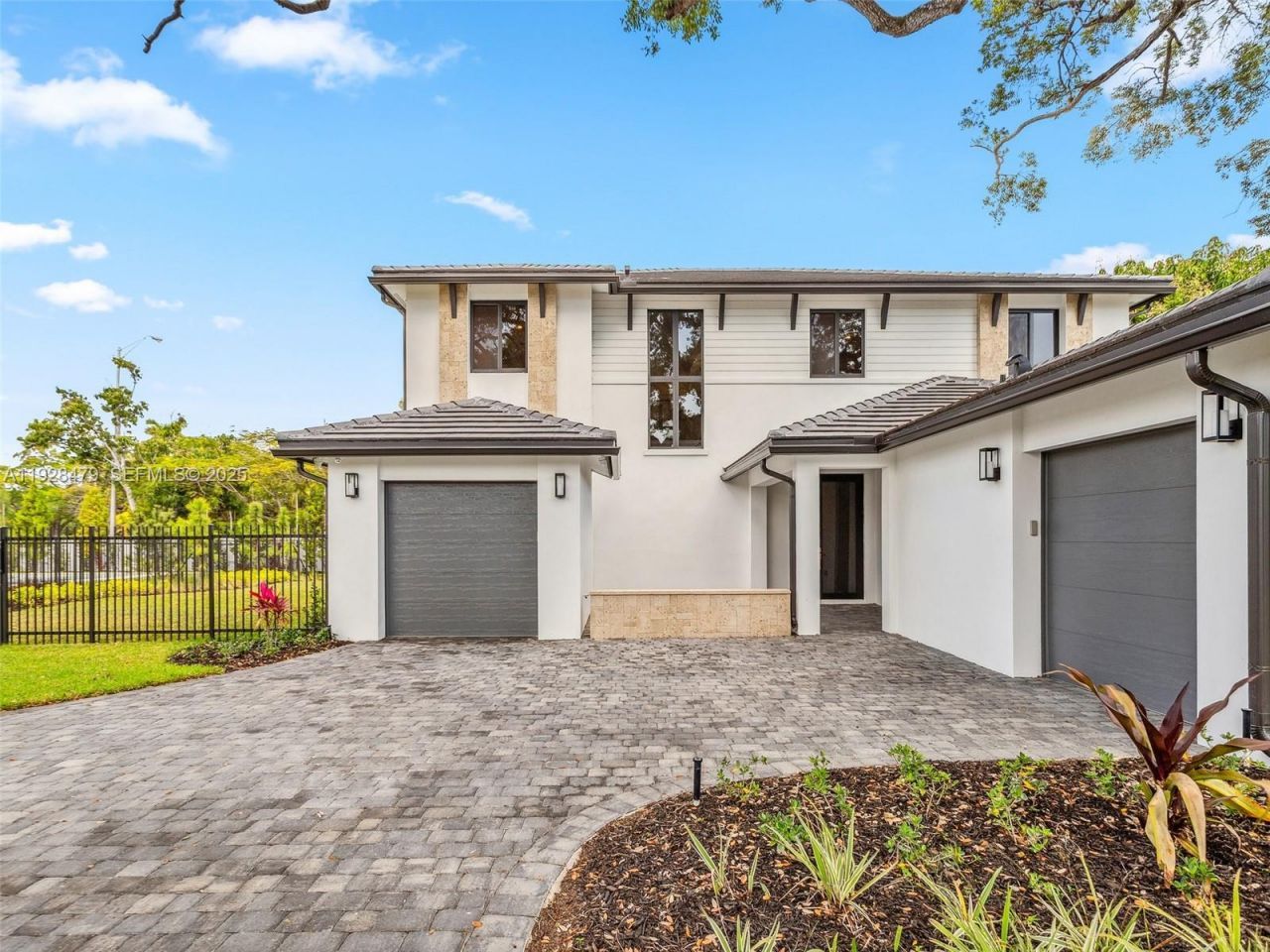 7285 SW 72nd Ter, Miami, FL 33143 Photo