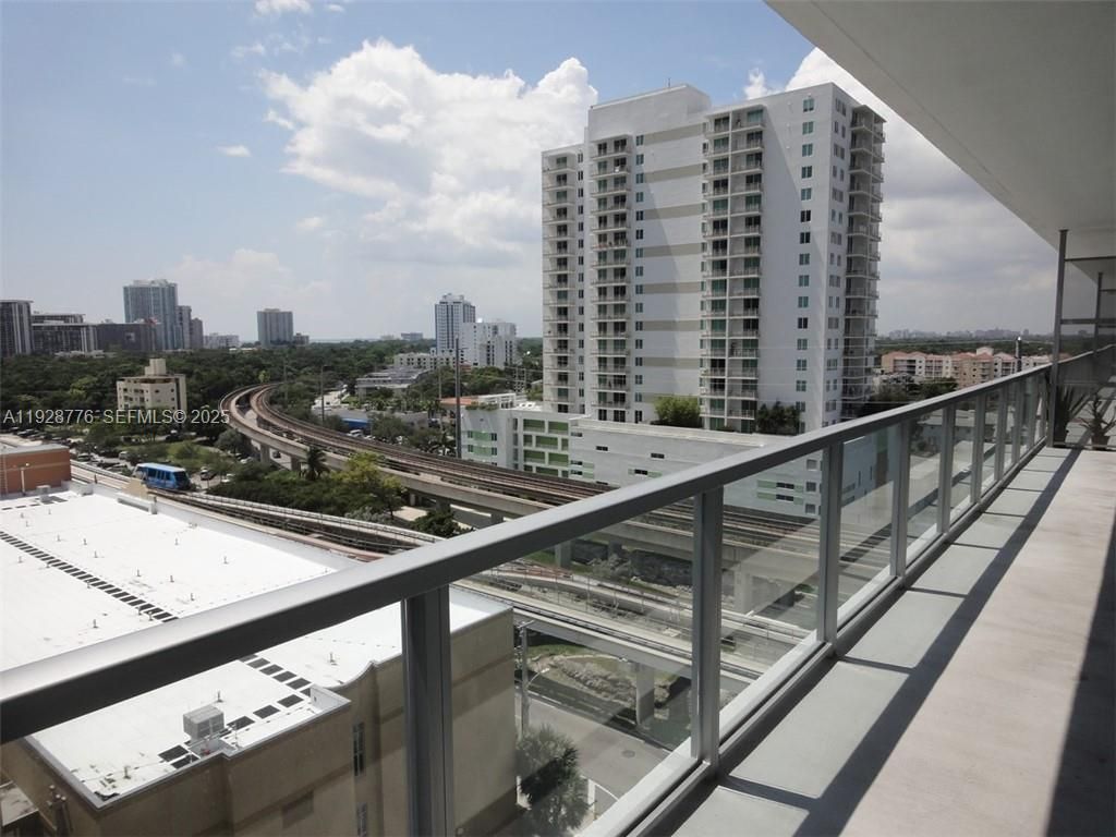 79 SW 12th St, Unit 1203S, Miami, FL 33130 Photo