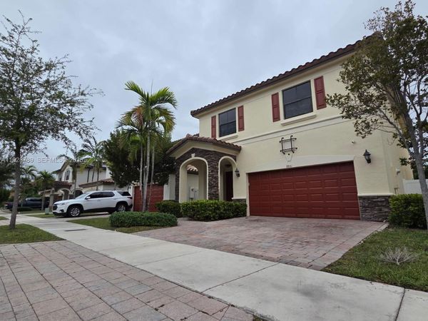 8841 W 34th Ct, Hialeah, FL 33018
