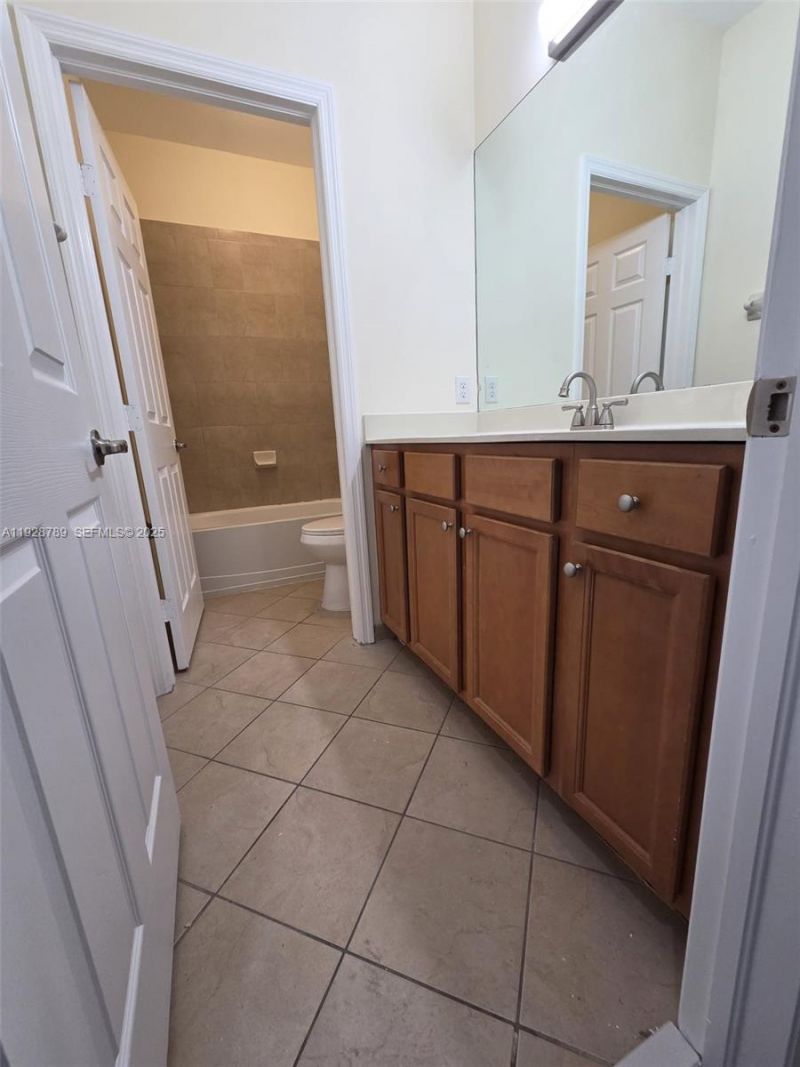 8841 W 34th Ct, Hialeah, FL 33018 Photo