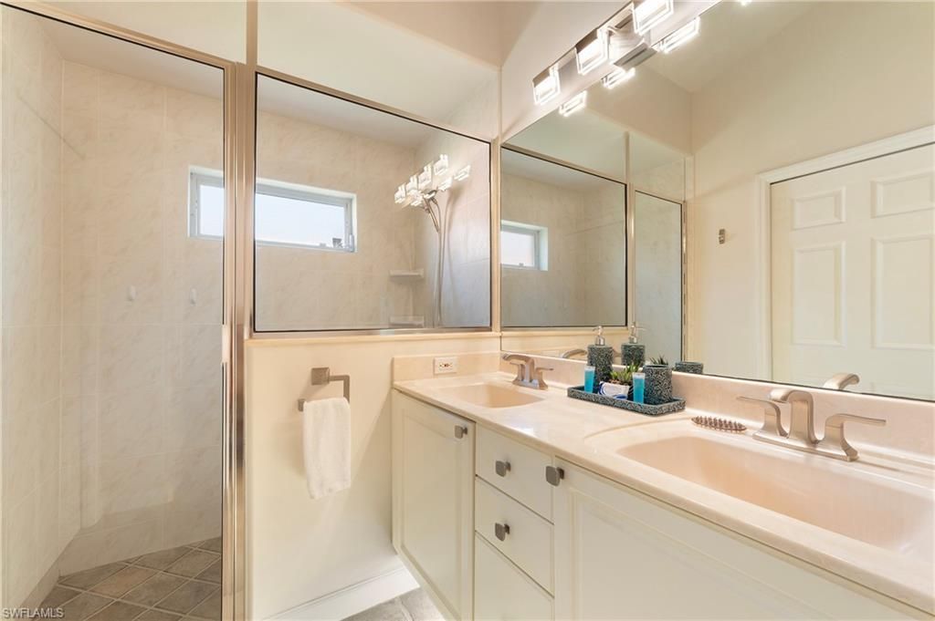 1526 Vintage Ln, Naples, FL 34104 Photo