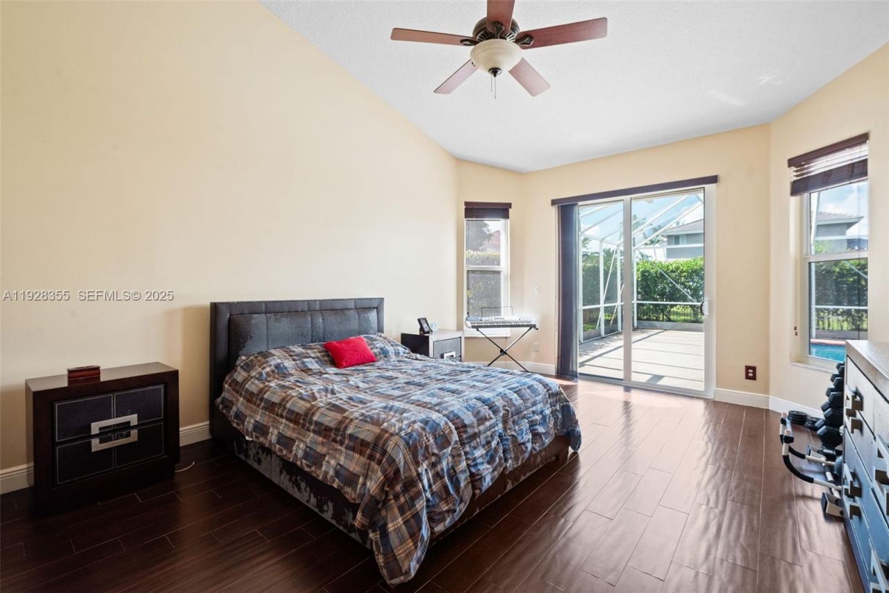 600 E Cypress Pointe Dr E, Pembroke Pines, FL 33027 Photo