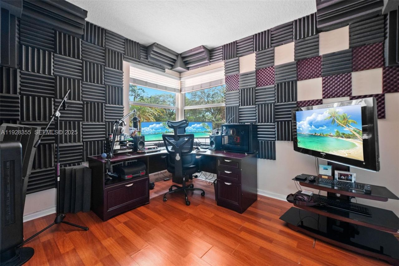 600 E Cypress Pointe Dr E, Pembroke Pines, FL 33027 Photo