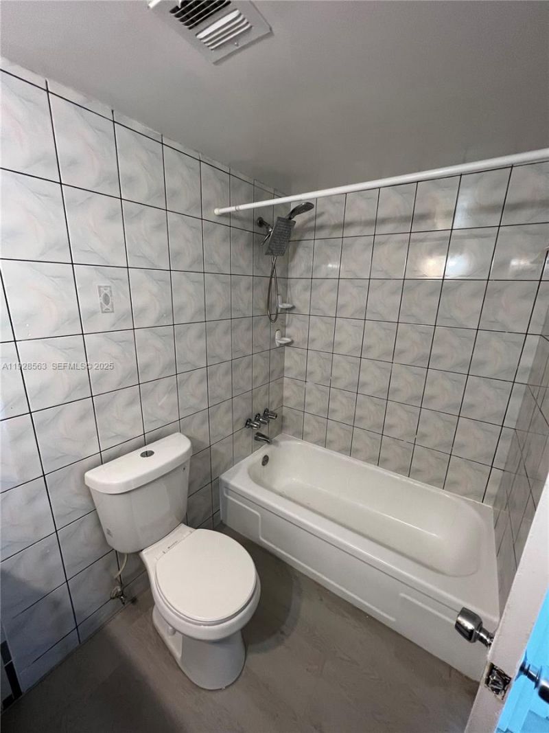 1865 79th St Cswy, Unit 12I, North Bay Village, FL 33141 Photo