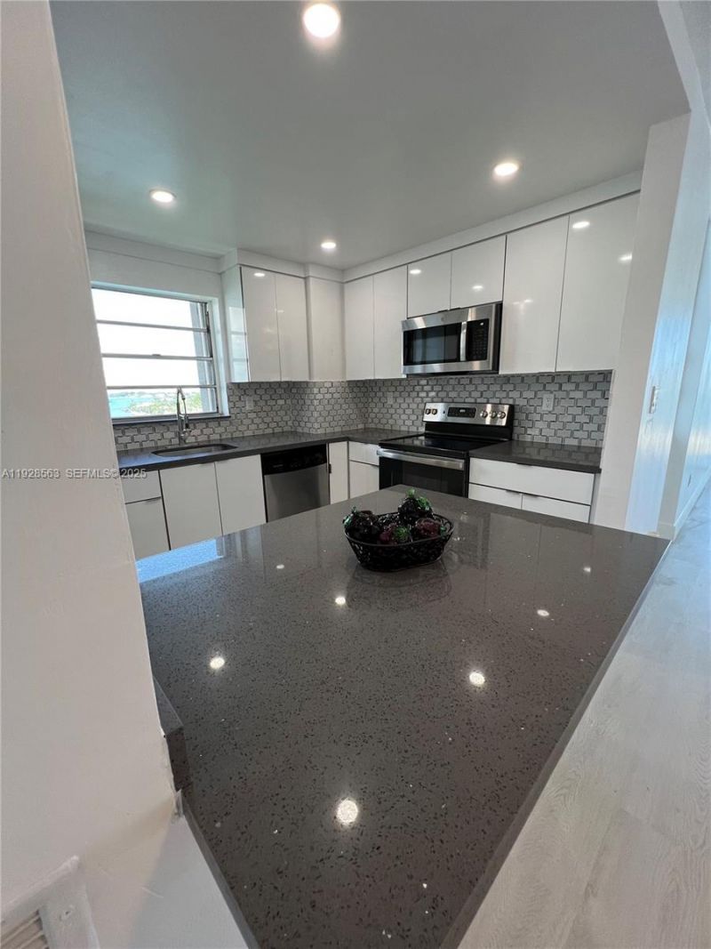 1865 79th St Cswy, Unit 12I, North Bay Village, FL 33141 Photo