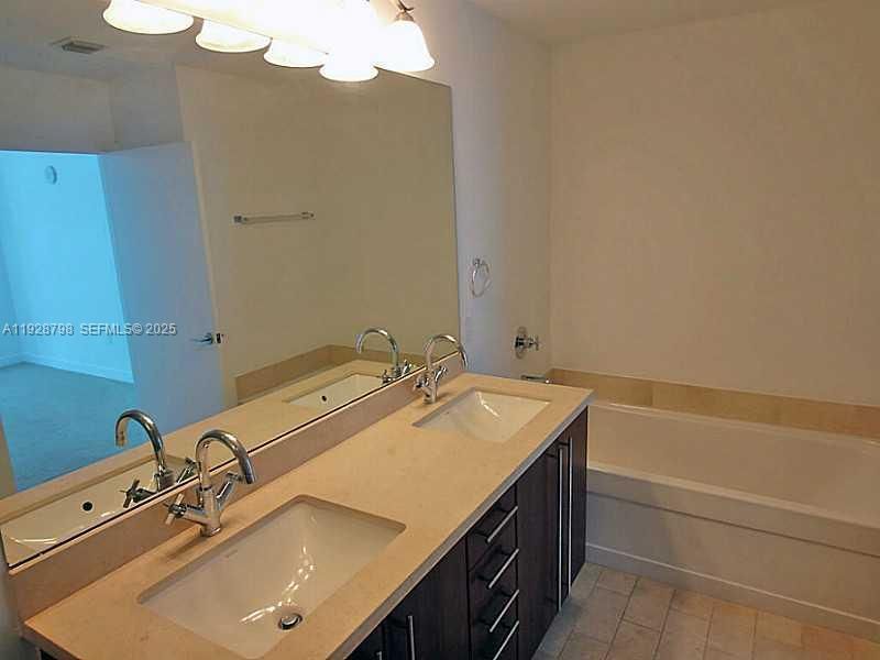 1111 SW 1st Ave, Unit 1123N, Miami, FL 33130 Photo