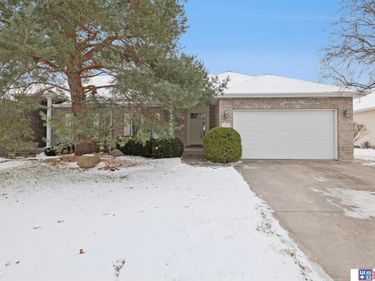 1621 Old Farm Road, Lincoln, NE 68512