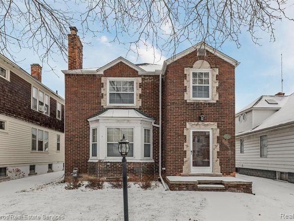1328 Lakepointe Street, Grosse Pointe, MI 48230
