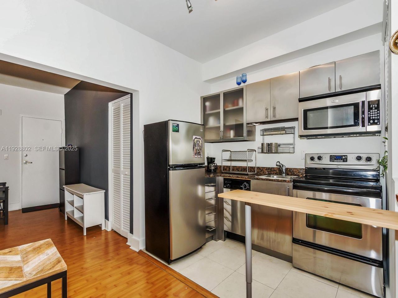 1000 Meridian Ave, Unit 15, Miami Beach, FL 33139 Photo