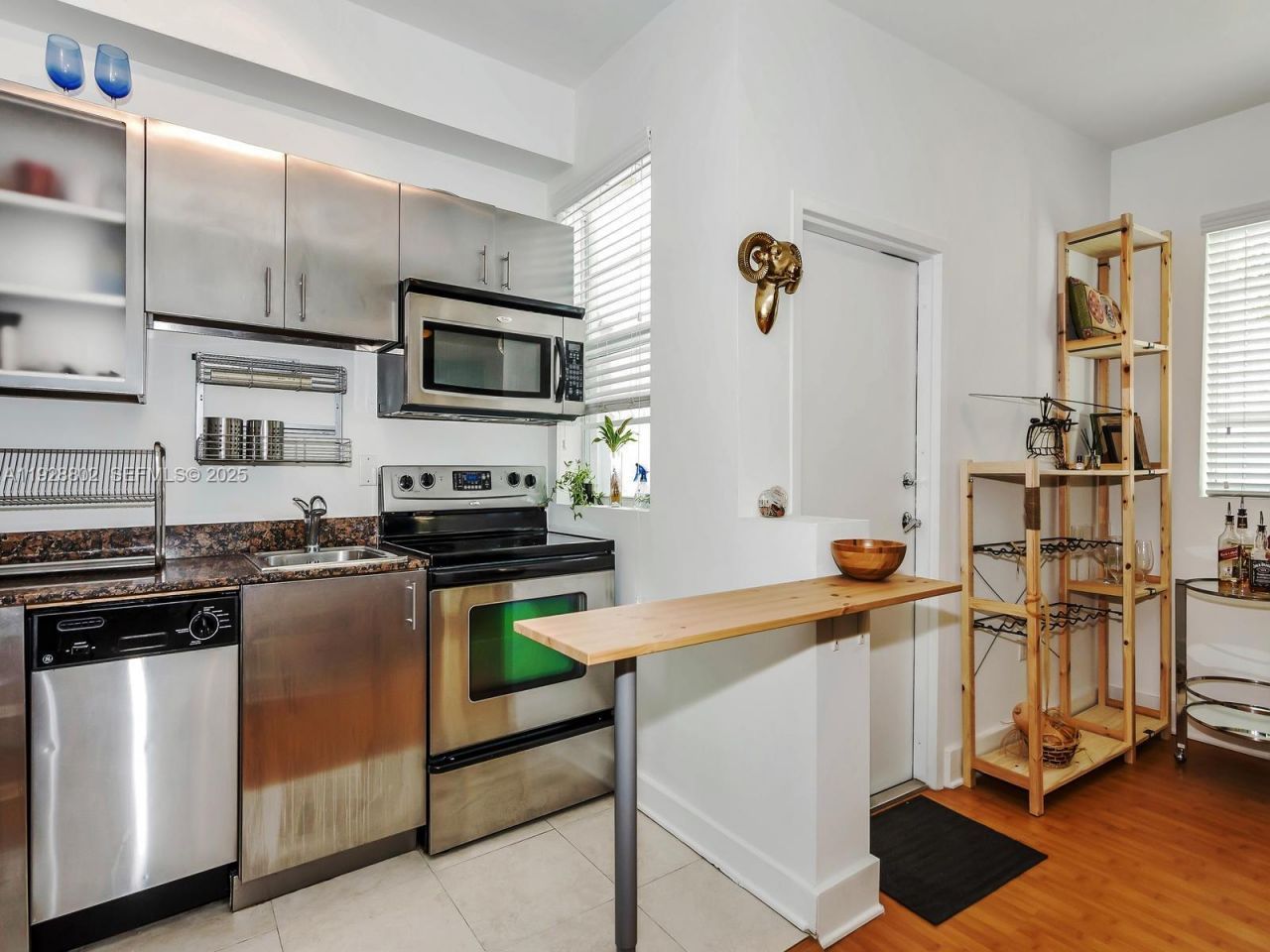 1000 Meridian Ave, Unit 15, Miami Beach, FL 33139 Photo