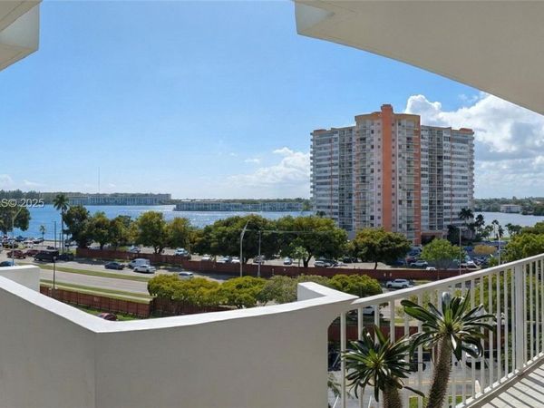 1200 NE Miami Gardens Dr, Unit 708W, Miami, FL 33179