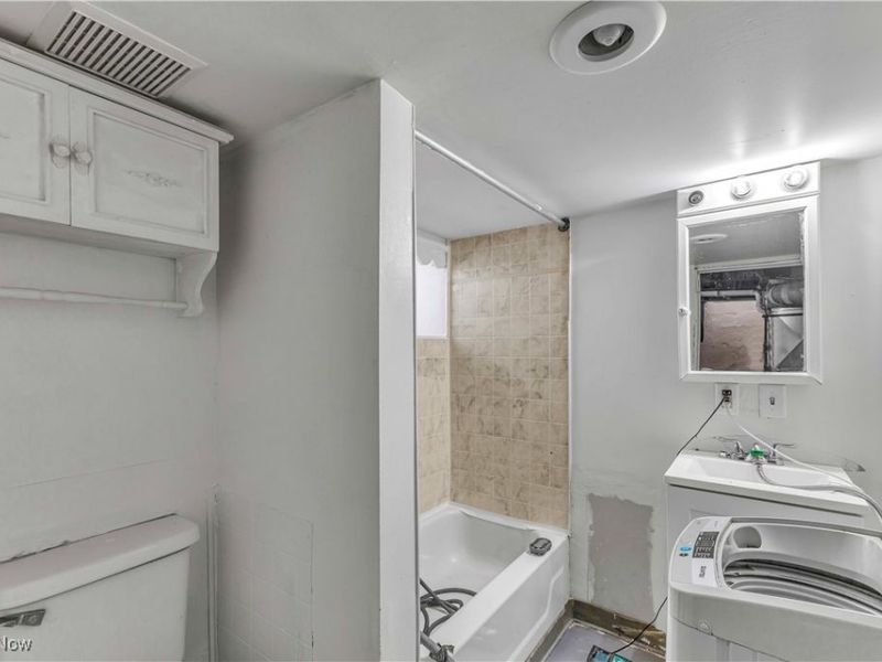 6016 Madison Avenue, Cleveland, OH 44102 Photo 14