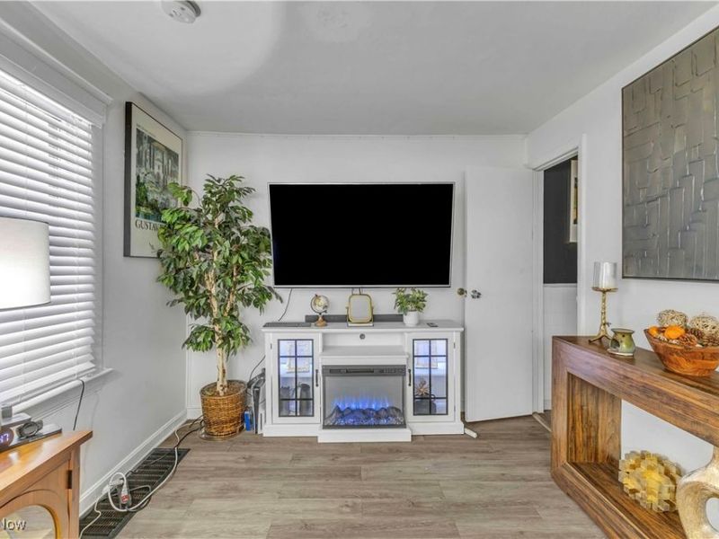 6016 Madison Avenue, Cleveland, OH 44102 Photo 5