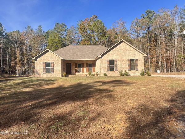 1889 Gore Springs Road, Gore Springs, MS 38929