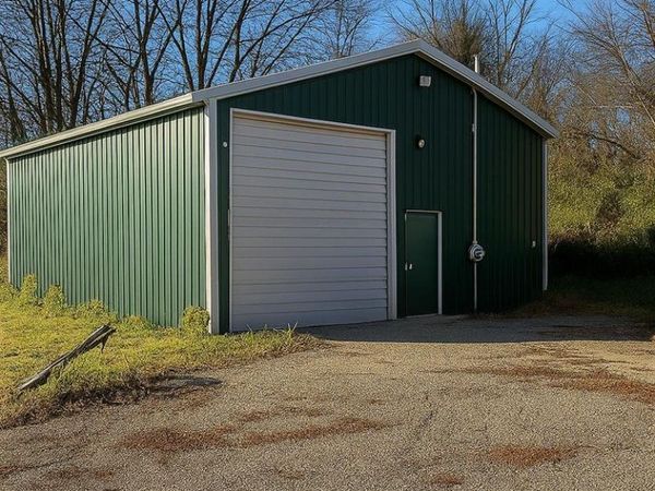 5433 Michigan Avenue, Jackson, MI 49201