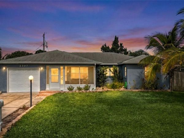 2307 N WELLESLEY DRIVE, BRADENTON, FL 34207