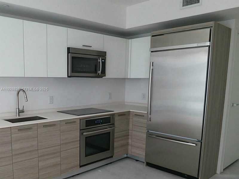 1300 Brickell Bay Dr, Unit 1100, Miami, FL 33131 Photo