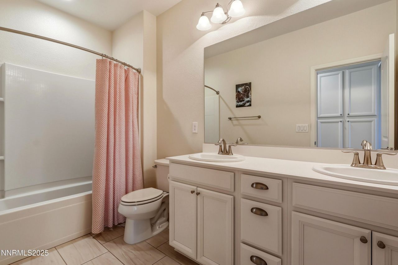 962 W End Street, Carson City, NV 89701 Photo