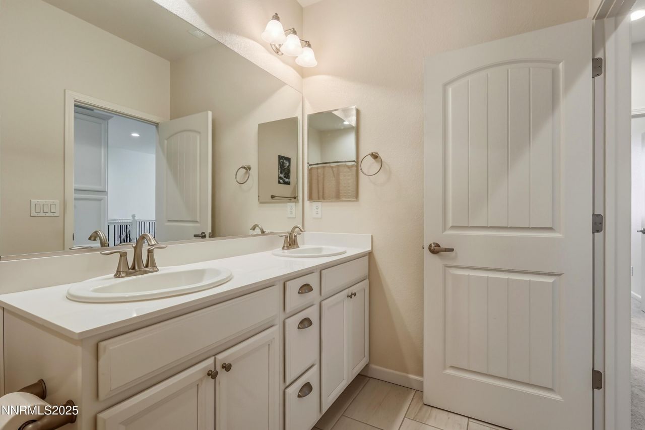 962 W End Street, Carson City, NV 89701 Photo