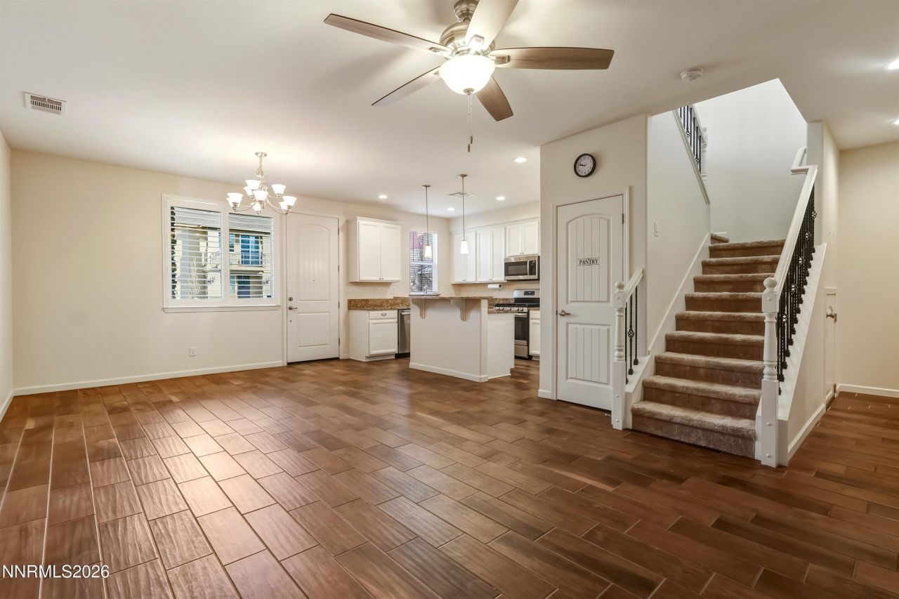 962 W End Street, Carson City, NV 89701 Photo