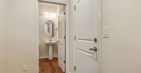 962 W End Street, Carson City, NV 89701 Photo