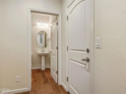 962 W End Street, Carson City, NV 89701 Photo