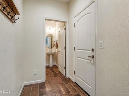 962 W End Street, Carson City, NV 89701 Photo