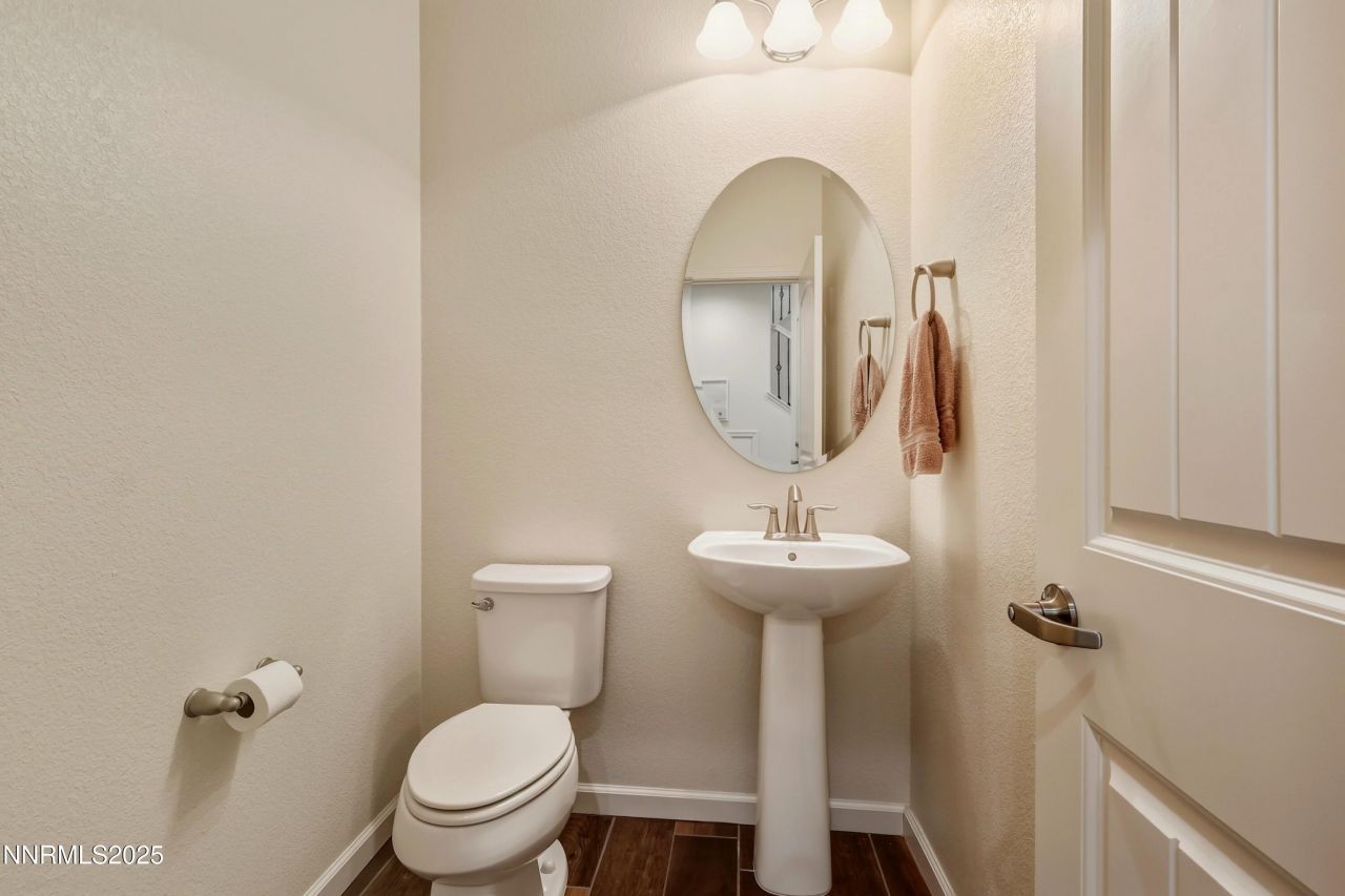 962 W End Street, Carson City, NV 89701 Photo