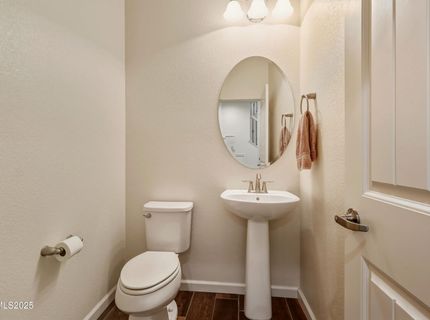 962 W End Street, Carson City, NV 89701 Photo