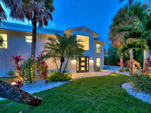 9455 Coventry Ct, Sanibel, FL 33957
