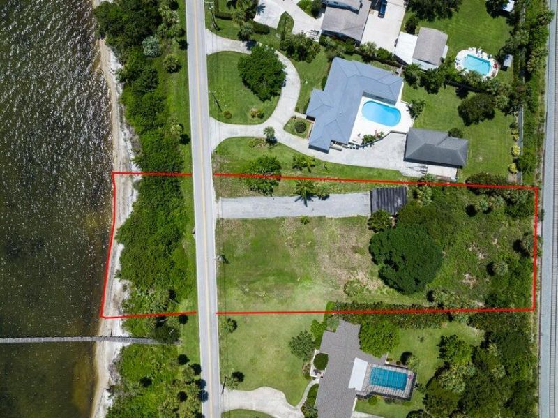 1811 S Indian River Drive, Fort Pierce, FL 34950 Photo