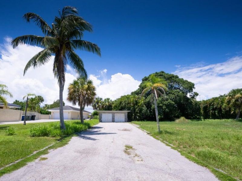 1811 S Indian River Drive, Fort Pierce, FL 34950 Photo