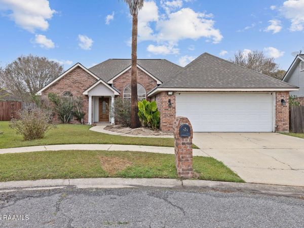 103 Cricklade Court, Youngsville, LA 70592